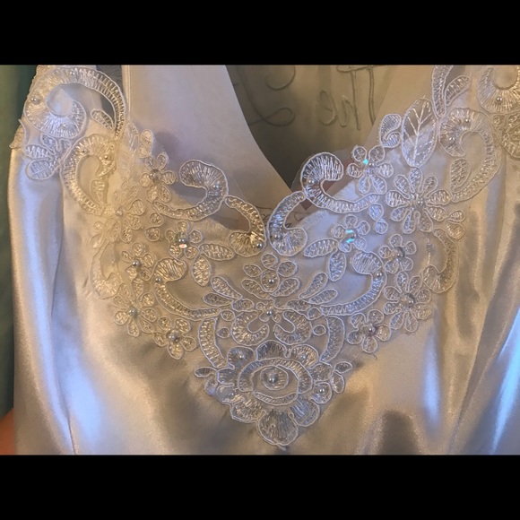 Bride Nightie and Robe - Picture 8 of 8